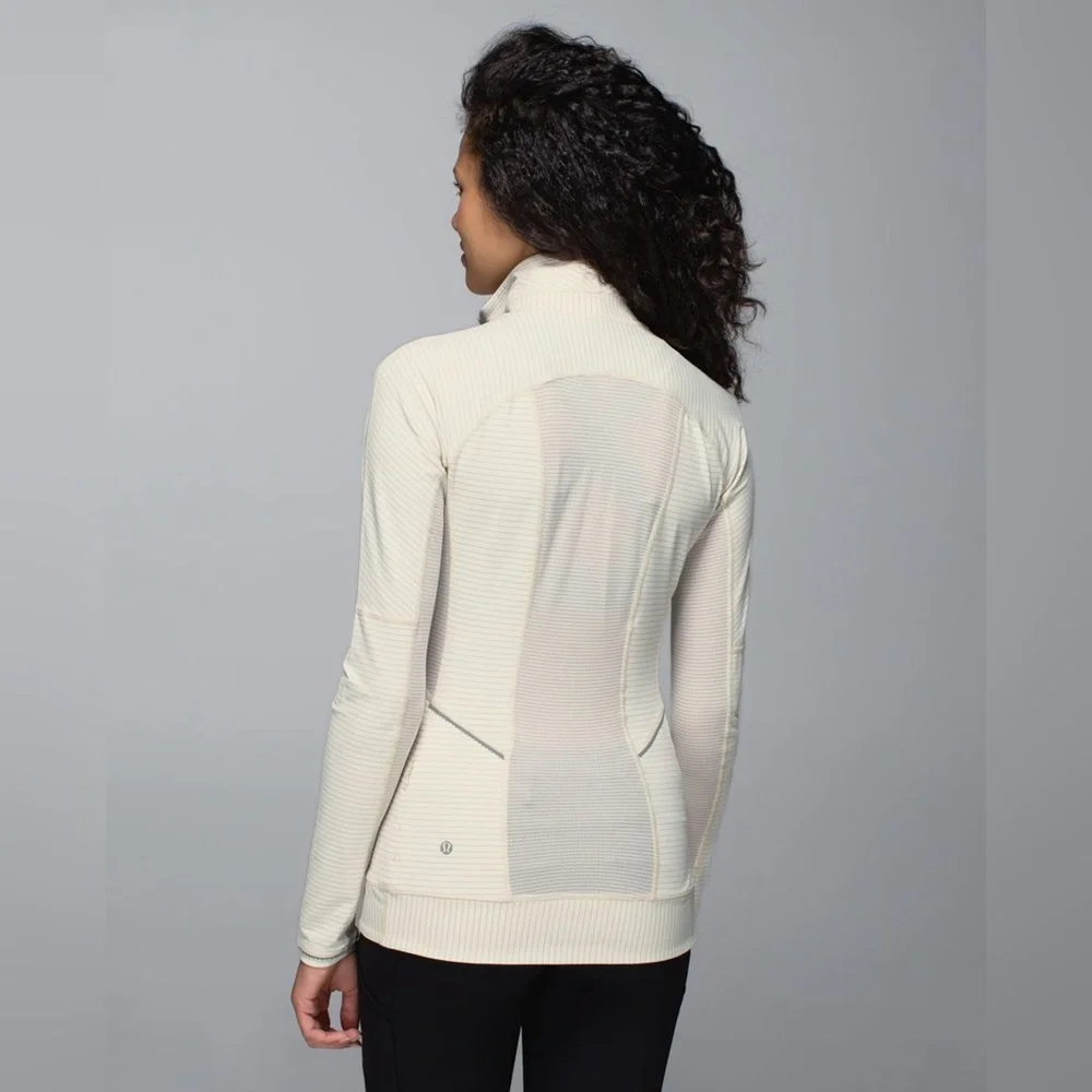 Lululemon Run For Gold 1/2 Zip - Picture 3 of 16